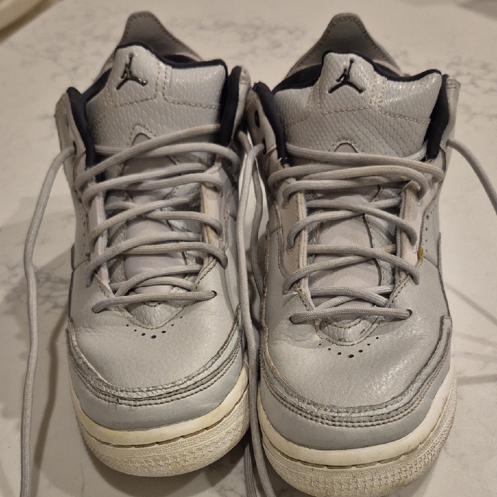 Nike Jordans Courtside 23's Grey/ White Shoes Boys Size 6
